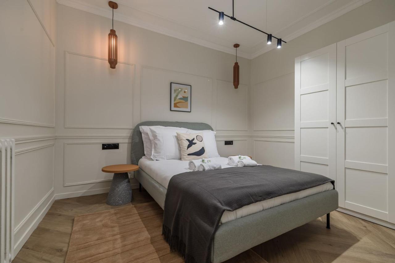 Poetic Stay - Champs Elysees Париж Экстерьер фото