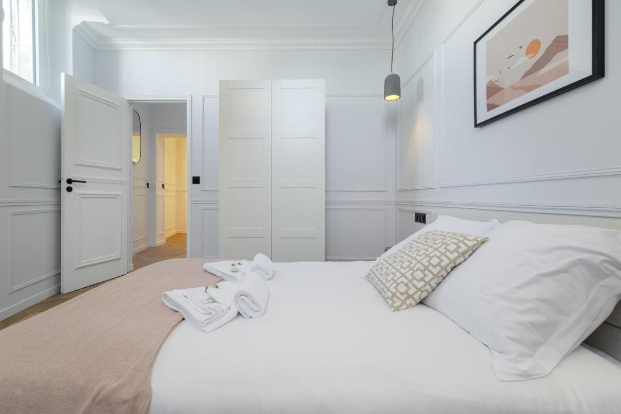 Poetic Stay - Champs Elysees Париж Экстерьер фото